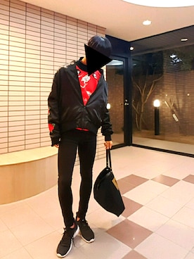 「MSGM（エムエスジーエム）のアイテム（トートバッグ）」を使った、ココさん（メンズ・169cm）の冬コーディネート