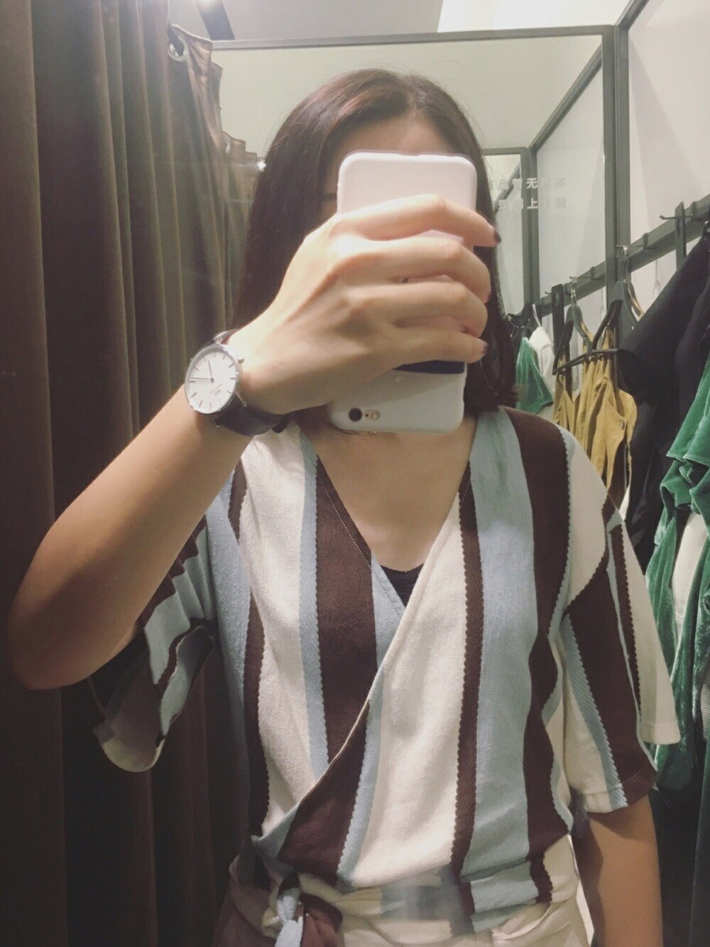 「休日スタイル、夏、秋、ZARA」｜「ZARAのアイテム（Tシャツ/カットソー、その他）」を使った、穆勒君さん（レディース・175cm）の夏コーディネートの1枚目の写真