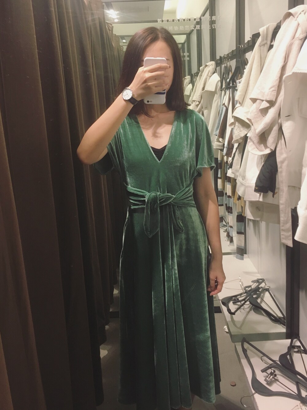 「夏、秋、ZARA」｜「ZARAのアイテム（ワンピース、グリーン系）」を使った、穆勒君さん（レディース・175cm）の夏コーディネートの1枚目の写真