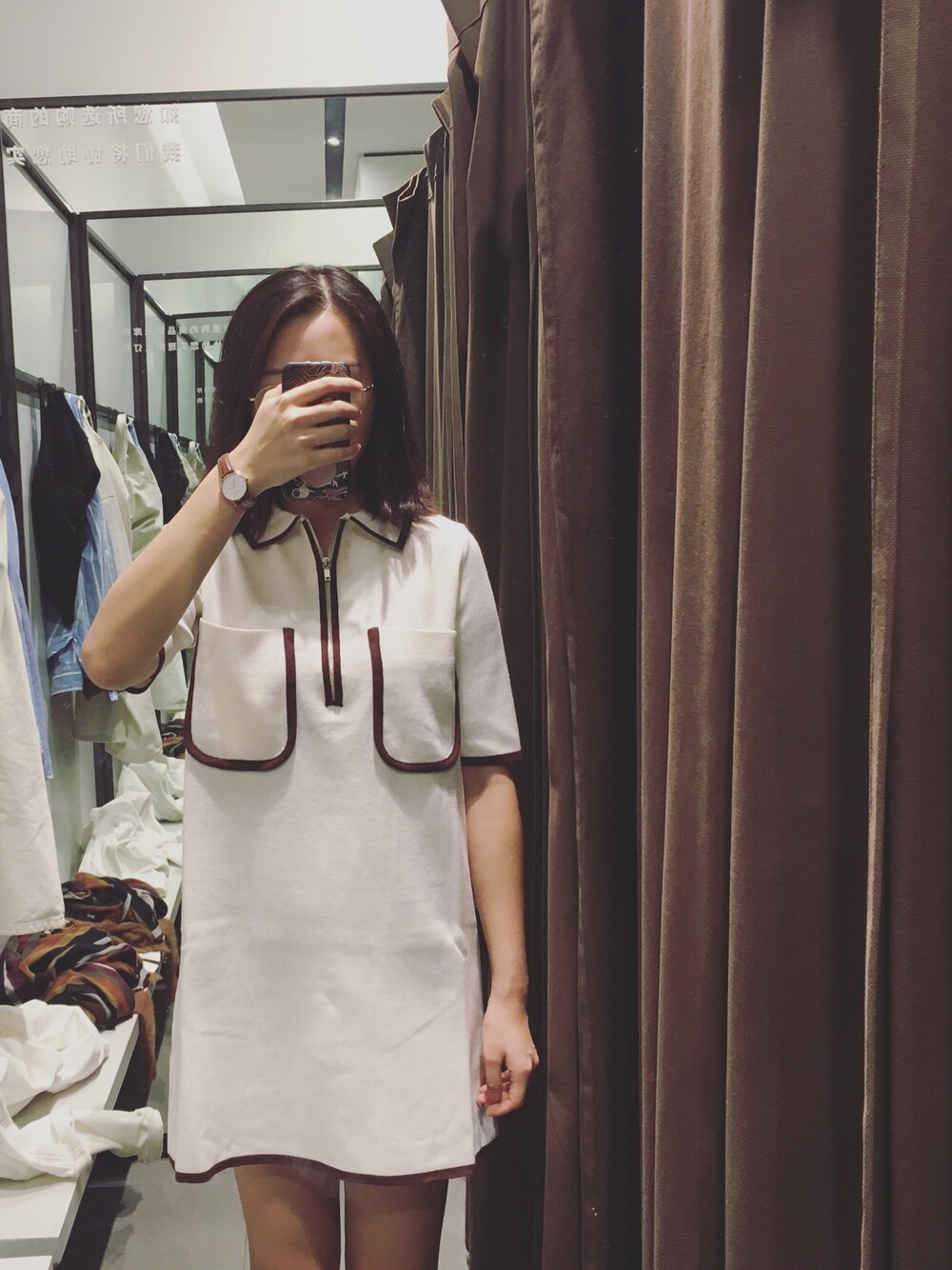 「秋コーデ、秋服、秋色」｜「ZARAのアイテム（ワンピース、ホワイト系）」を使った、穆勒君さん（レディース・175cm）の秋コーディネートの1枚目の写真