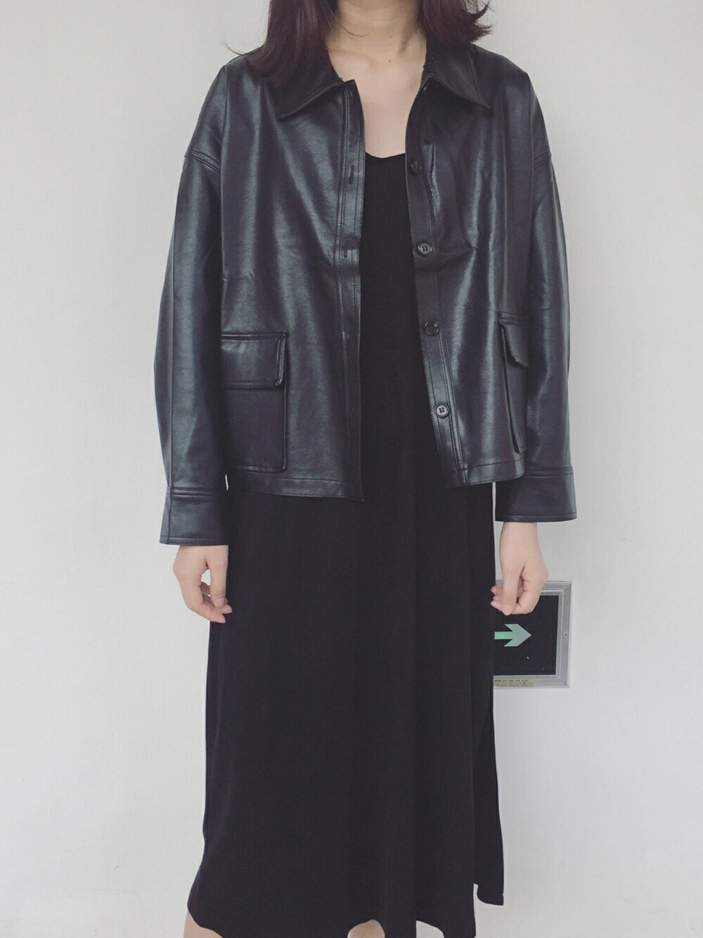 「秋コーデ、秋服、黒」｜「ZARAのアイテム（ワンピース、ブラック系）」を使った、穆勒君さん（レディース・175cm）の秋コーディネートの1枚目の写真