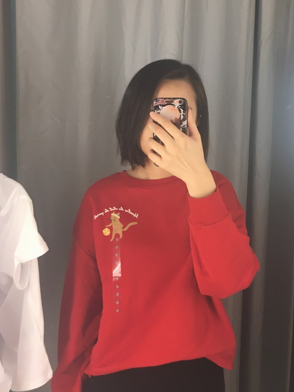 「春、今日のコーデ、卫衣」｜「H&Mのアイテム（パーカー、レッド系）」を使った、穆勒君さん（レディース・175cm）の冬コーディネートの1枚目の写真