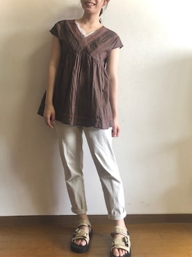 「Honeys（ハニーズ）のアイテム（チノパンツ）」を使った、加藤彩乃さん（レディース・157cm）の夏コーディネート