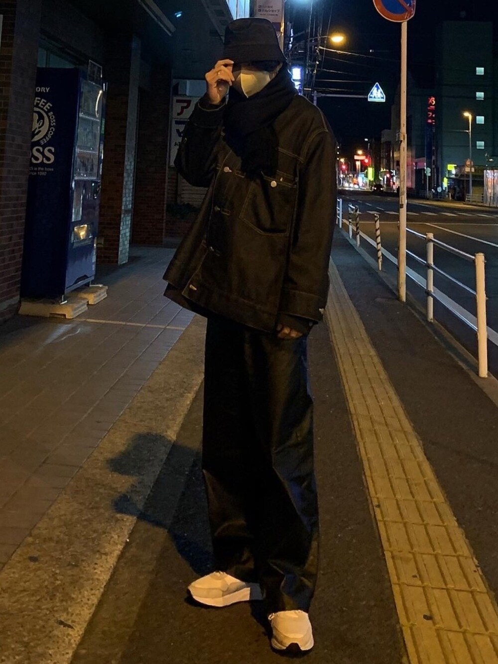 Takeさんの「＜H＞FAKE LEATHER WIDE PANTS/パンツ（H　BEAUTY&YOUTH UNITED ARROWS）」を使ったコーディネート
