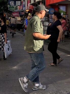 「AGILITY（アジリティー）のアイテム（トップス）」を使った、Yi Ji さん（メンズ・170cm）の春コーディネート