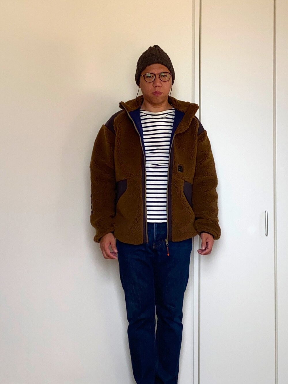 「帽子、めがね、ボア、ブラウン、デニム、ボーダー」｜「HIGHLAND 2000のアイテム（ニットキャップ/ビーニー、ブラウン系）」を使った、mizsyさん（メンズ・172cm）の秋コーディネートの1枚目の写真