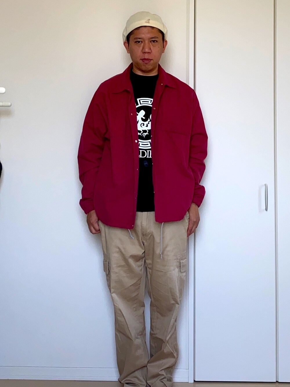 「春夏コーデ、今日のコーデ、Tシャツ、帽子、チノパン」｜「KANGOLのアイテム（ハンチング/ベレー帽、ホワイト系）」を使った、mizsyさん（メンズ・172cm）の春コーディネートの1枚目の写真
