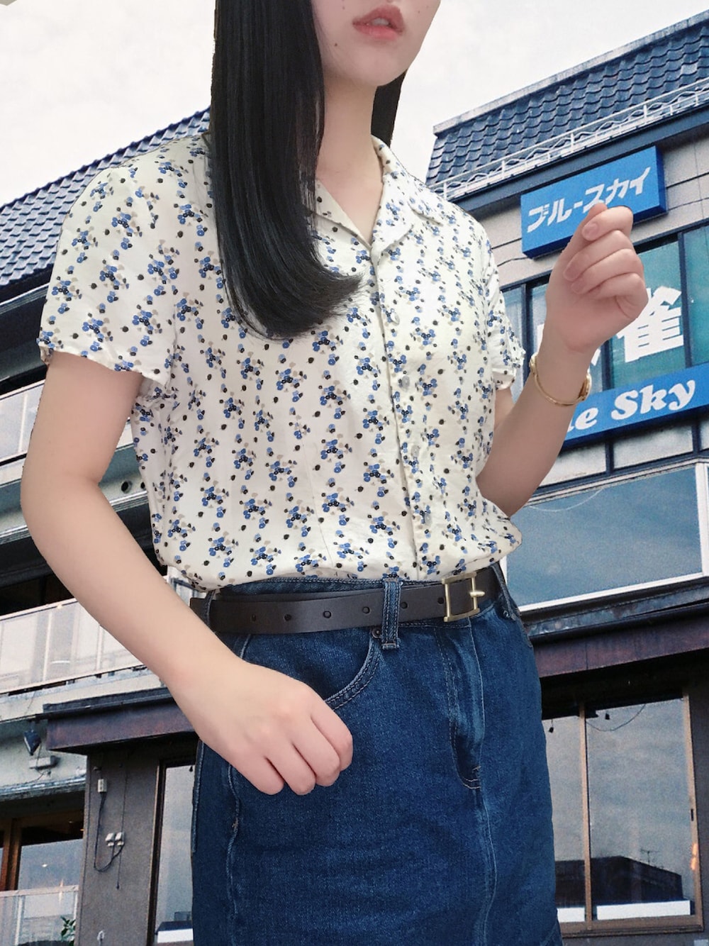 「夏、デニムスカート、シルクシャツ、古着」｜「光のアイテム（シャツ/ブラウス、イエロー系）」を使った、sapieさん（レディース・162cm）の春コーディネートの1枚目の写真