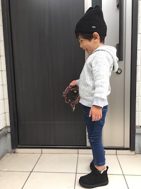 「GLOBAL WORK（グローバルワーク）のアイテム（パーカー、ホワイト系）」を使った、ryo-aoさん（キッズ・110cm）の冬コーディネート