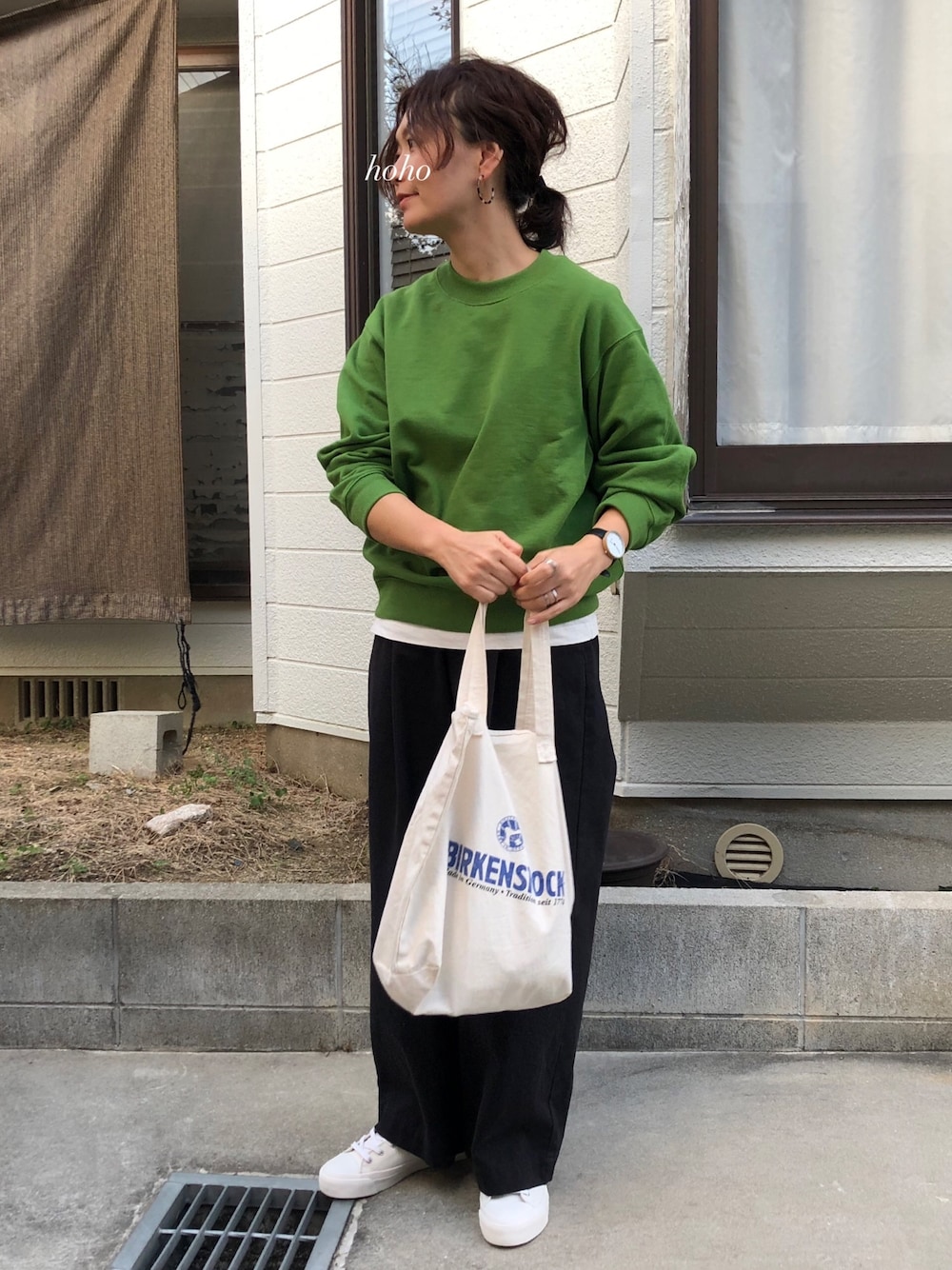 「スウェット、UNIQLO U、グリーン、緑、大人カジュアル、低身長コーデ、秋冬コーデ」｜「UNIQLOのスウェットクルーネックシャツ（長袖）（パーカー、グリーン系）」を使った、hoho𓆸さん（レディース・154cm）の秋コーディネートの1枚目の写真