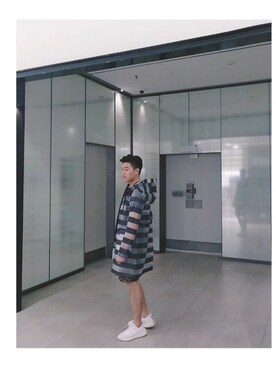「Yeezy（イージー）のアイテム（スニーカー、ホワイト系）」を使った、teng1さん（メンズ・175cm）の春コーディネート