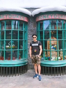 「Calvin Klein Jeans（カルヴァンクラインジーンズ）のアイテム（Tシャツ/カットソー、ブラック系）」を使った、teng1さん（メンズ・175cm）の春コーディネート