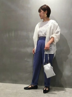 「LAKOLE（ラコレ）のリネン混リラックステーパードパンツ / LAKOLE（その他パンツ、ブルー系）」を使った、LAKOLE WOMENSさん（レディース）の春コーディネート