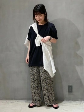 「LAKOLE（ラコレ）のオリエンタルプリントパンツ / LAKOLE（その他パンツ、ブラック系）」を使った、LAKOLE WOMENSさん（レディース）の春コーディネート