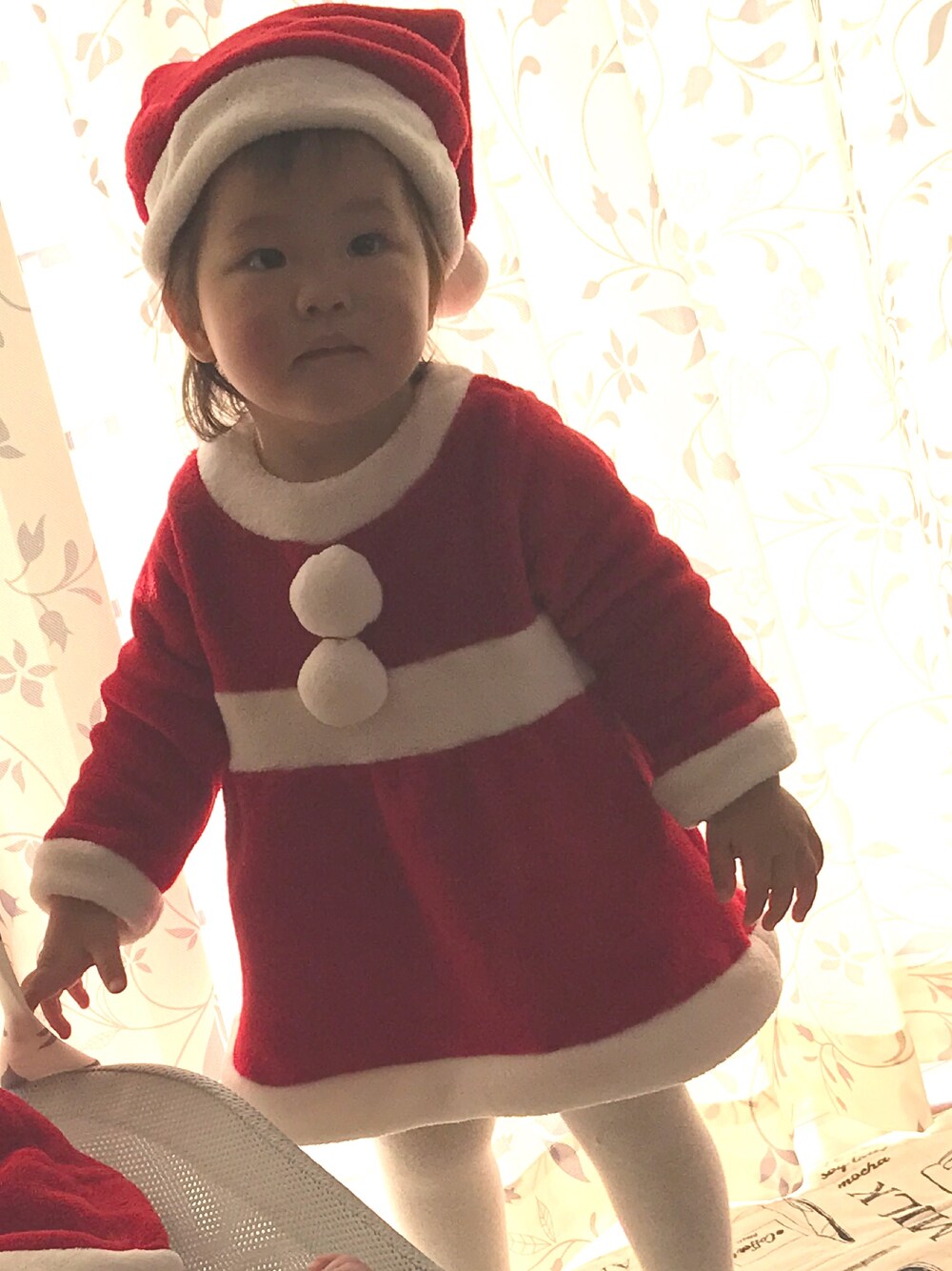 「クリスマス、クリスマスコーデ、クリスマスパーティー、サンタクロース、チビサンタ、キッズコーデ、白タイツ、１歳８ヶ月、サンタコス」｜「クリスマスパーティーのアイテム（その他、レッド系）」を使った、nachuu☺︎☺︎さん（キッズ・80cm）の冬コーディネートの1枚目の写真