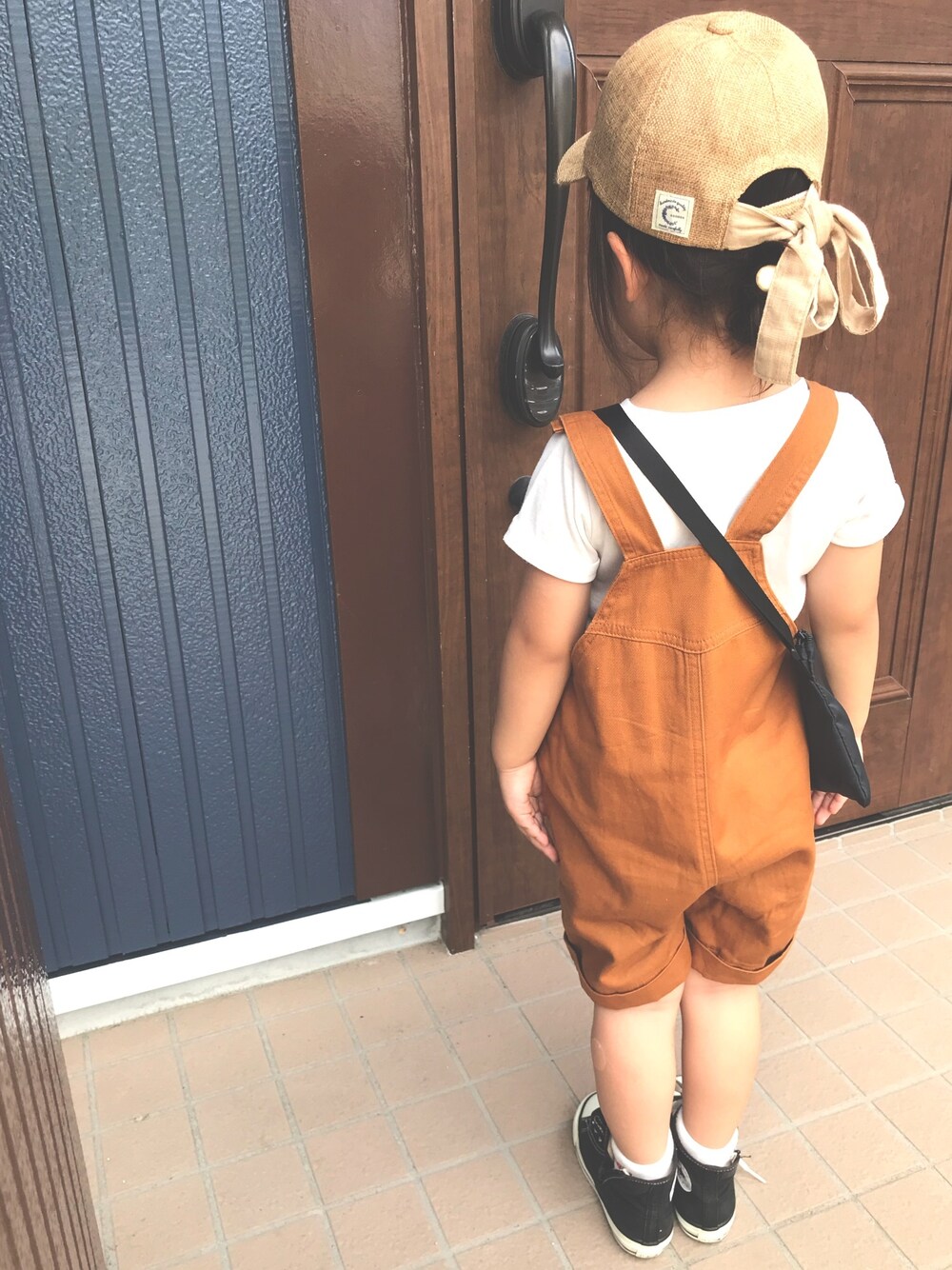 「サロペット、コンバース、オールスター、秋カラー、麦わらキャップ、秋服準備はじめました、4歳、秋コーデ、女の子コーデ、キッズコーデ」｜「Birthdayのアイテム（サロペット/オーバーオール、ブラウン系）」を使った、nachuu☺︎☺︎さん（キッズ・110cm）の秋コーディネートの1枚目の写真
