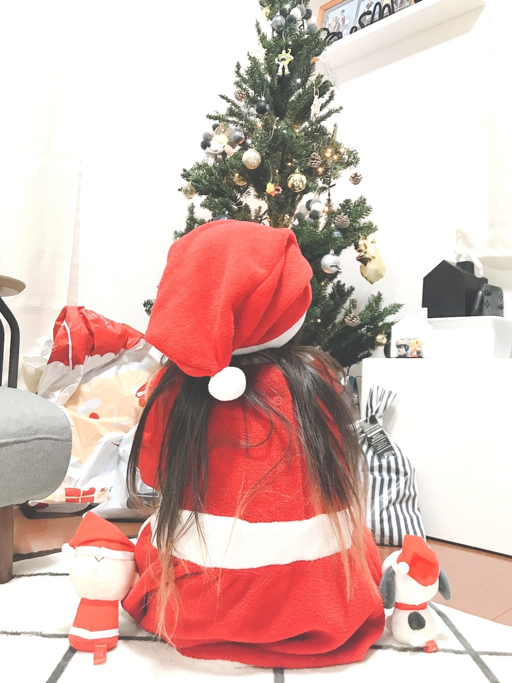 「クリスマス、クリスマスコーデ、サンタコーデ、サンタワンピ、サンタ帽、スヌーピーコラボ、4歳、キッズコーデ」｜「しまむらのアイテム（ワンピース/ドレス、レッド系）」を使った、nachuu☺︎☺︎さん（キッズ・110cm）の冬コーディネートの1枚目の写真