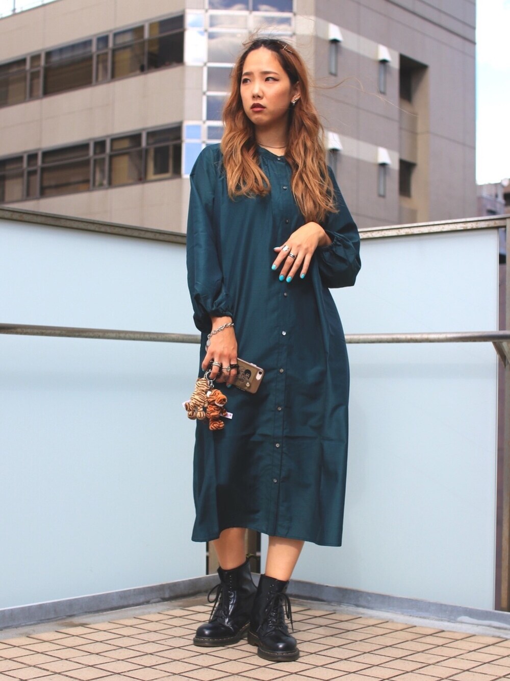 「ワンピース、ロングワンピース、ワンピース×ブーツ、ブーツ、ワークブーツ、シンプル、ラクチンコーデ、オトナカジュアル、グリーン、tiger」｜「SOMETHINGのアイテム（ワンピース/ドレス、グリーン系）」を使った、Chihiro.さん（レディース・160cm）の秋コーディネートの1枚目の写真
