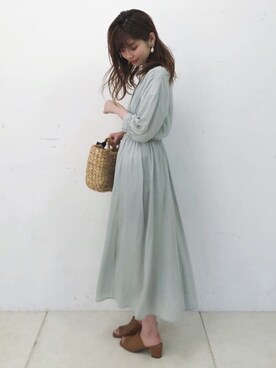 「natural couture（ナチュラルクチュール）のタッセルベルト付きカシュクールワンピース（ワンピース）」を使った、おそのさん（レディース・167cm）の夏コーディネート