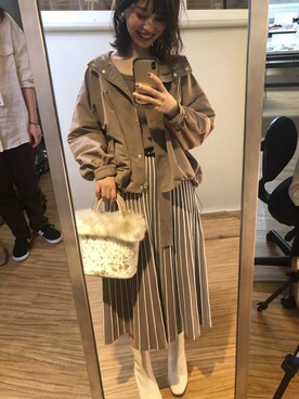 「ニットワンピース」｜「アイテム（マウンテンパーカー）」を使った、おそのさん（レディース・167cm）の秋コーディネート