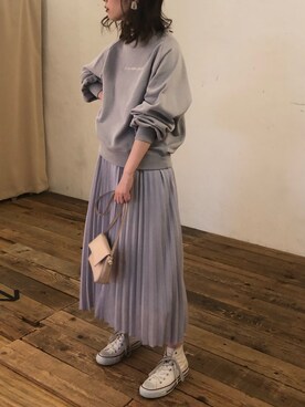 「ロゴニット」｜「アイテム（スウェット）」を使った、おそのさん（レディース・167cm）の秋コーディネート