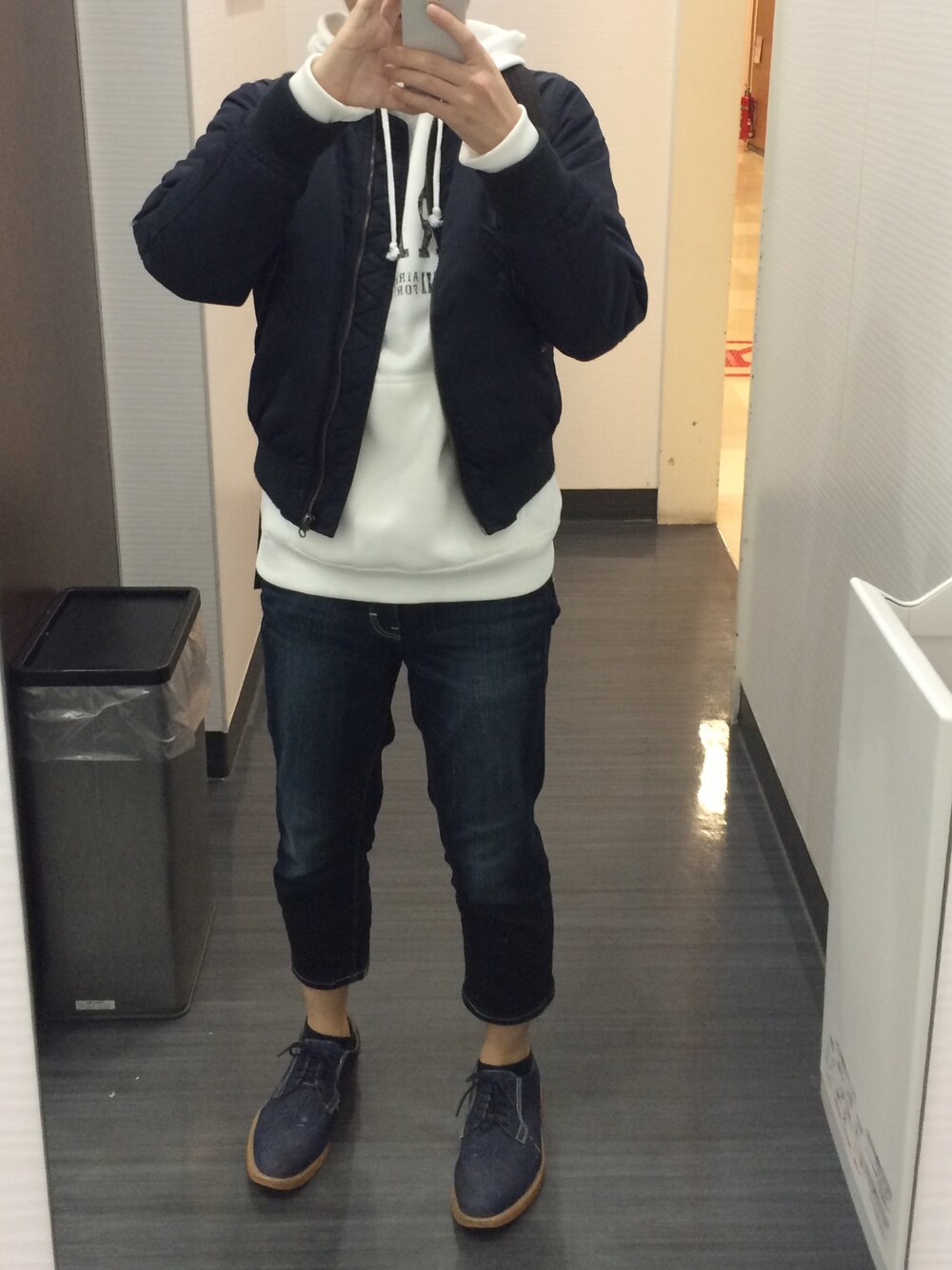 「シンプル、UNIQLO、パーカー、MA-1、青」｜「UNIQLOのアイテム（MA-1、ブルー系）」を使った、てぃるみさん（メンズ・158cm）の冬コーディネートの1枚目の写真