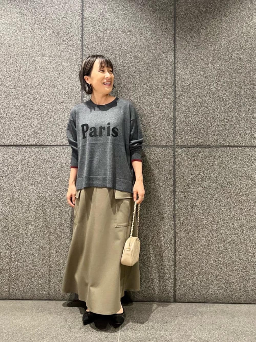「休日、晴れ、女子会、お呼ばれ、le.coeur blanc、ルクールブラン、天神地下街店、paris、ニット 、スカート 」｜「le.coeur blancのカーゴセミフレアスカート（スカート、グリーン系）」を使った、meさん（レディース・152cm）の秋コーディネートの1枚目の写真