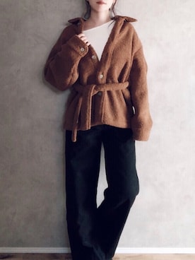 「UNIQLO（ユニクロ）のハイライズワイドストレートジーンズ（デニムパンツ）」を使った、Atsukoさん（レディース・155cm）の秋コーディネート