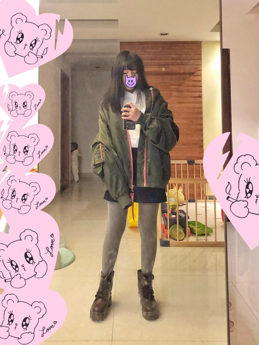 「onespo、OLIVE des OLIVE、IZZUE、冬、winter、自撮り、MA-1、自宅」｜「OLIVE des OLIVEのマーチンブーツ（ブーツ、ブラック系）」を使った、胡子子大王さん（レディース・158cm）の冬コーディネートの1枚目の写真
