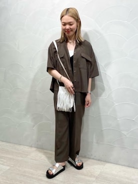 「MASTER&Co（マスターアンドコー）のアイテム（ショルダーバッグ）」を使った、三沢　オデット エ オディール スタッフさん（レディース・160cm）の夏コーディネート