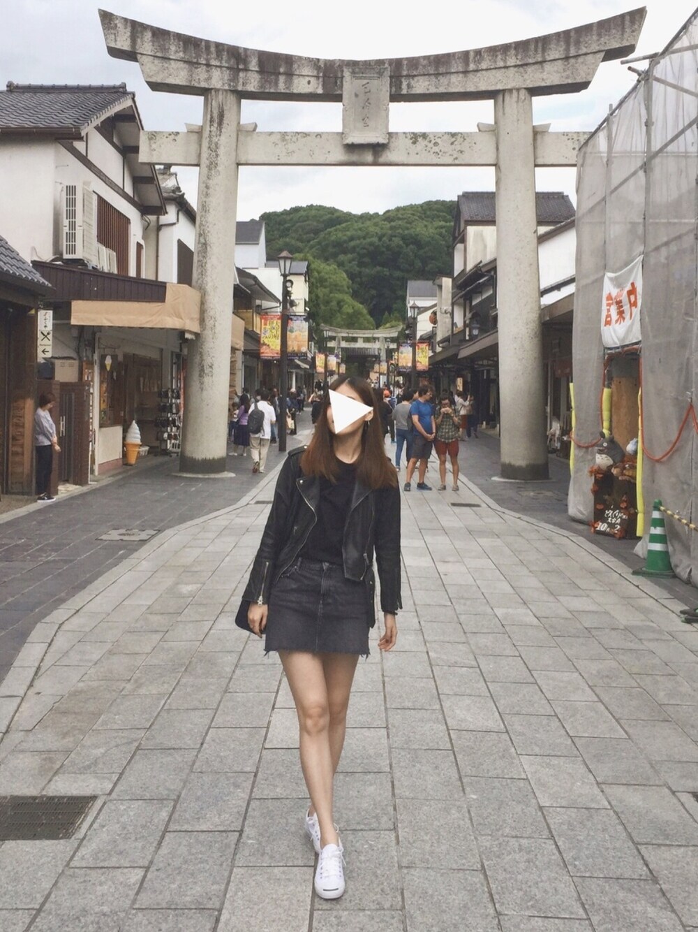 「ALLSAINTS　、UNIQLO、converse、jack purcell、太宰府天満宮、九州」｜「ALLSAINTSの【NO.1 ベストセラー】BALFERN BIKER（ライダースジャケット、ブラック系）」を使った、luluさん（レディース・172cm）の秋コーディネートの1枚目の写真