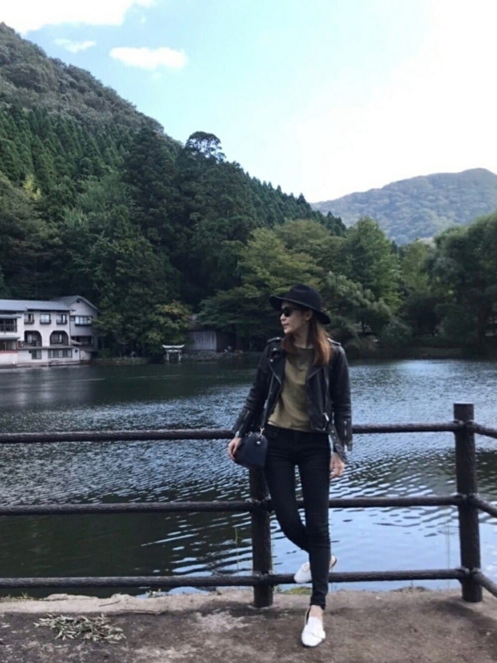 「Another Edition、ray ban、ALLSAINTS　、COACH、earth music&ecology、UNIQLO、Bally、金鱗湖、九州、由布院」｜「ALLSAINTSの【NO.1 ベストセラー】BALFERN BIKER（ライダースジャケット、ブラック系）」を使った、luluさん（レディース・172cm）の秋コーディネートの1枚目の写真