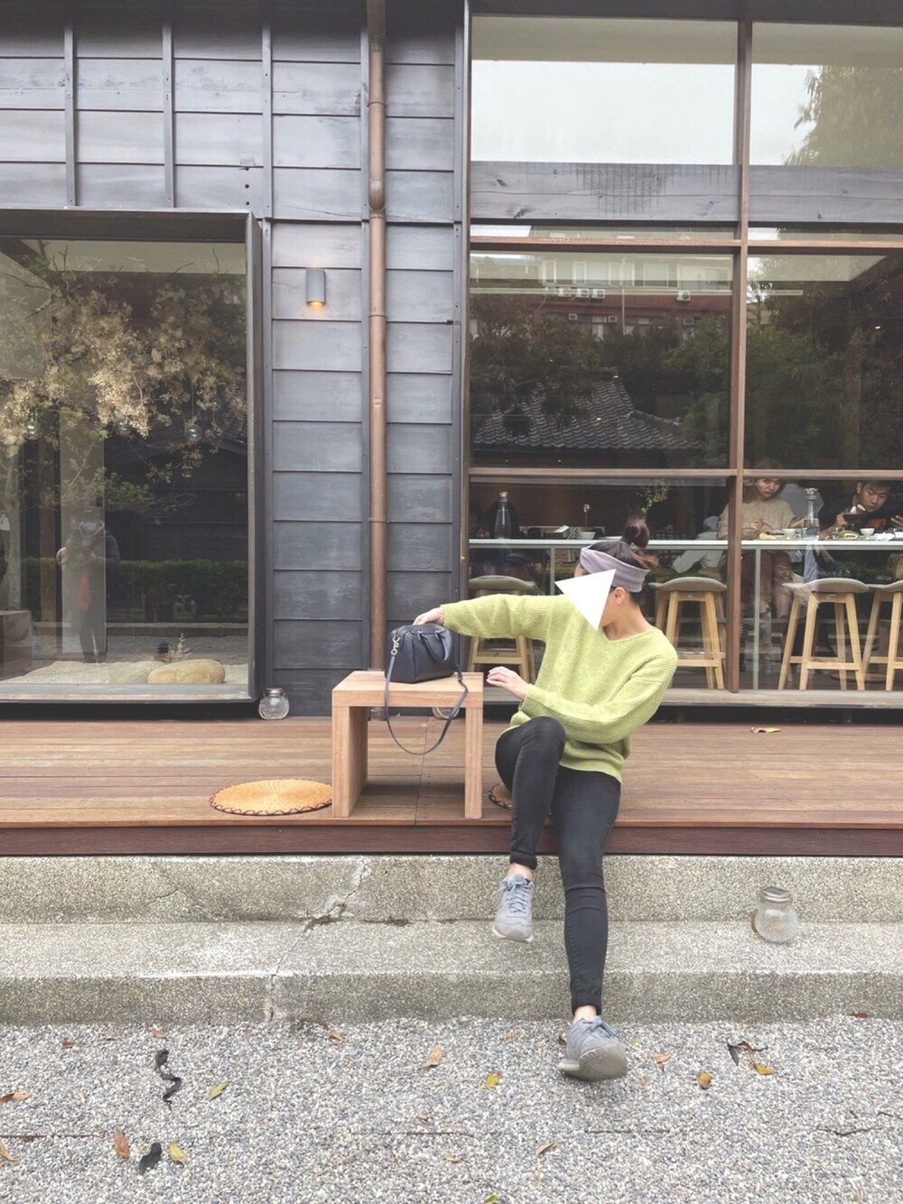 「ootd、春コーデ、カフェ、新竹、New Balance、UNIQLO、COACH、BELLUNA」｜「BELLUNAのレインボースパン編地切替プルオーバー（ニット/セーター、グリーン系）」を使った、luluさん（レディース・172cm）の春コーディネートの1枚目の写真