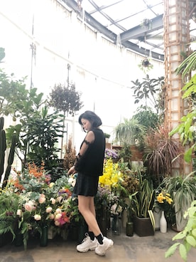 「McQ（マックキュー）のアイテム」を使った、Julia Chiuさん（レディース・159cm）の秋コーディネート