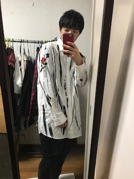 「KINGLYMASKのアイテム（シャツ/ブラウス、ホワイト系）」を使った、X_X.さん（メンズ・160cm）の秋コーディネート