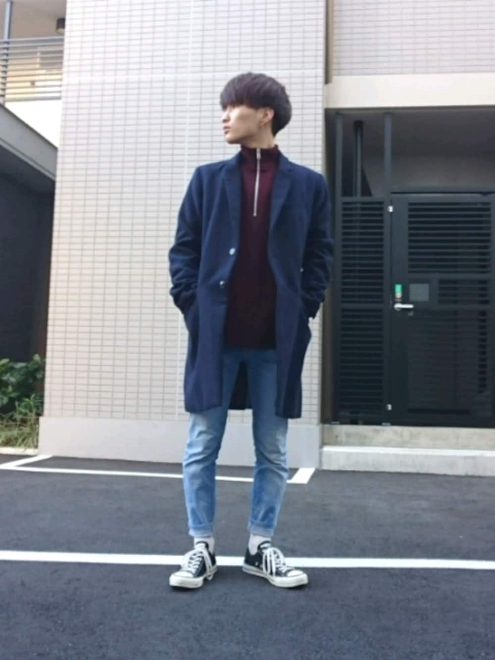 「冬、シンプル、オトナカジュアル、fashion、converse、大学生、キレイめ、デニム」｜「CONVERSEのCONVERSE /コンバース/【メンズ】CANVAS ALL STAR J OX　キャンバスオールスター　日本製 32167710215（スニーカー、ブラック系）」を使った、shoさん（メンズ・168cm）の冬コーディネートの1枚目の写真