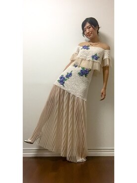 Tadashi Shoji （タダシショージ）のドレスを使った人気ファッション 