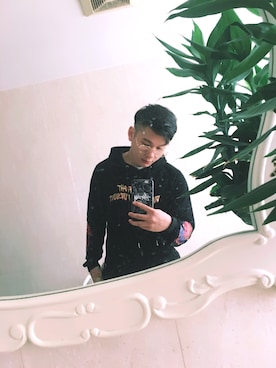 「STUSSY（ステューシー）のアイテム（その他）」を使った、Jackson Wuさん（メンズ・177cm）の冬コーディネート
