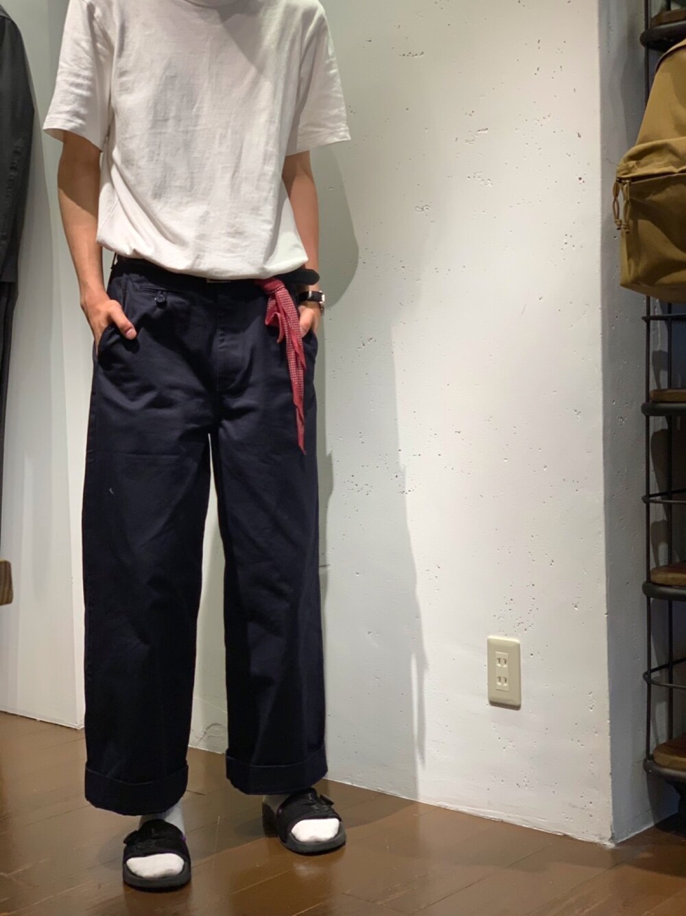 「夏、シンプル、ユニクロ、サンダル、スカーフ、白ソックス、aditional、THE NORTH FACE PURPLE LABEL、THE NORTH FACE」｜「UNIQLOのクルーネックT（半袖）（Tシャツ/カットソー、ホワイト系）」を使った、りーふえいさん（メンズ・180cm）の夏コーディネートの1枚目の写真
