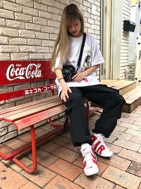 「L.H.P（エルエイチピー）のアイテム（カーゴパンツ）」を使った、タニ  リオナさん（レディース・161cm）の春コーディネート