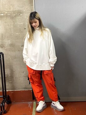 「原宿」｜「アイテム（カーゴパンツ）」を使った、タニ  リオナさん（レディース・161cm）の冬コーディネート
