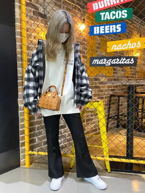 タニ リオナ Lhp Women Laforet原宿店 Little Sunny Biteのスウェットを使ったコーディネート Wear