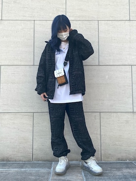 「BlackEyePatch（ブラックアイパッチ）のアイテム（パンツ）」を使った、タニ  リオナさん（レディース・161cm）の冬コーディネート