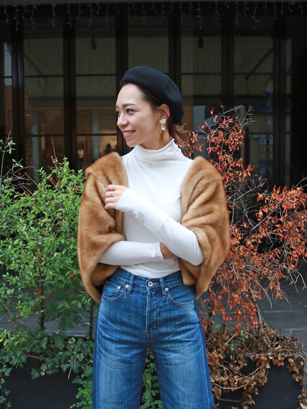 「TODAYFULのタートルネックロングT（ニット/セーター、ホワイト系）」を使った、Maki Tobikaさん（レディース・167cm）の秋コーディネートの1枚目の写真