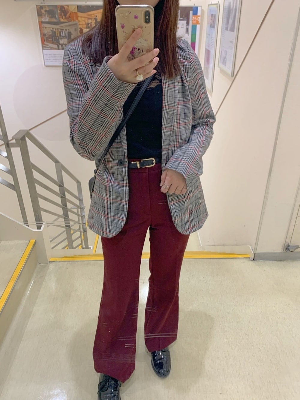 「パンツスタイル、プチプラ、服飾学生、おしゃれさんと繋がりたい」｜「GUのアイテム（その他パンツ、レッド系）」を使った、maiさん（レディース・152cm）の秋コーディネートの1枚目の写真