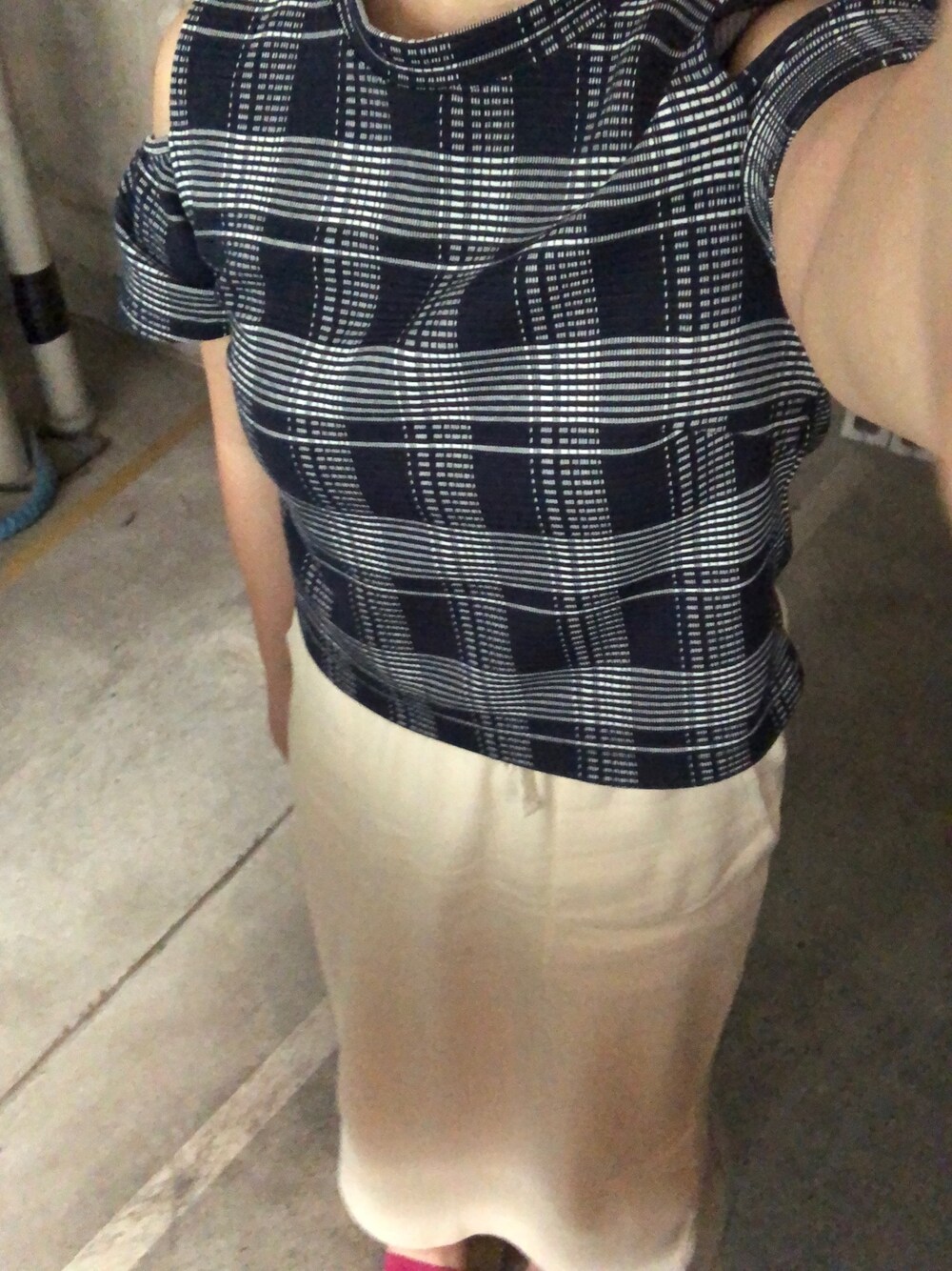「シンプルコーデ、仕事帰り、サンダル、スウェットスカート、夏」｜「ROSE BUDのアイテム（Tシャツ/カットソー、ブルー系）」を使った、mofuさん（レディース・148cm）の夏コーディネートの1枚目の写真