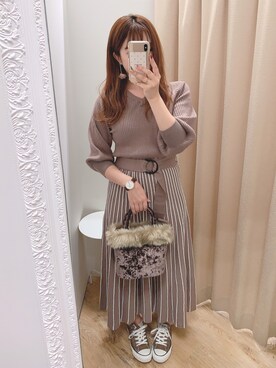 「natural couture（ナチュラルクチュール）の配色ニットプリーツワンピース（ワンピース）」を使った、かなみさん（レディース・156cm）の秋コーディネート