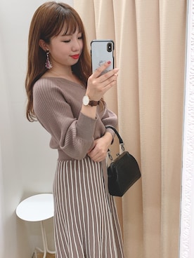 「natural couture（ナチュラルクチュール）の配色ニットプリーツワンピース（ワンピース）」を使った、かなみさん（レディース・156cm）の冬コーディネート