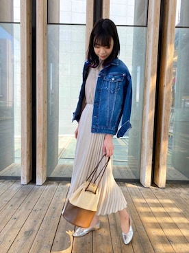 「お呼ばれ」｜「アイテム（デニムジャケット）」を使った、ルクールブランピオレ姫路店スタッフさん（レディース・167cm）の春コーディネート