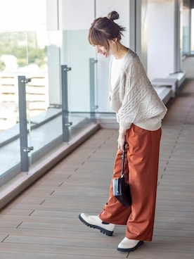 「ケーブルカーディガン」｜「アイテム（アクセサリー）」を使った、NBB STAFF20さん（レディース・156cm）の秋コーディネート